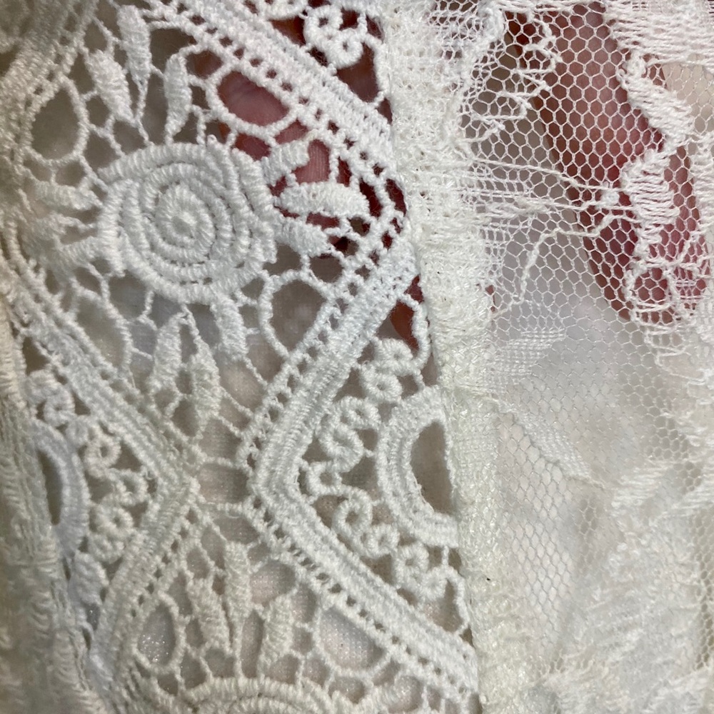 Miss Me Lace And Crochet Top Size Large - Picture 2 of 6